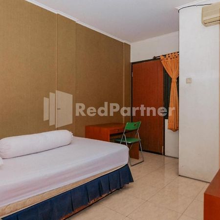 De Lugano Scbd Syariah Mitra Reddoorz Hotel Jakarta Kültér fotó