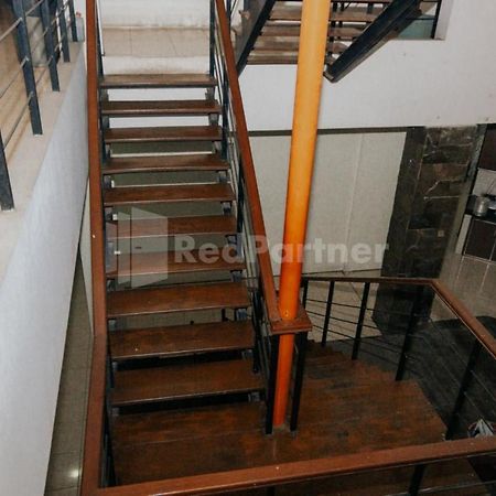 De Lugano Scbd Syariah Mitra Reddoorz Hotel Jakarta Kültér fotó
