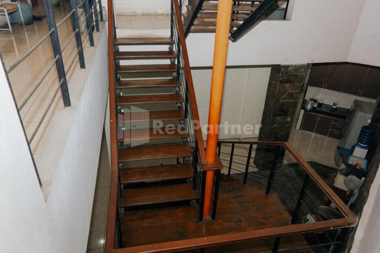 De Lugano Scbd Syariah Mitra Reddoorz Hotel Jakarta Kültér fotó