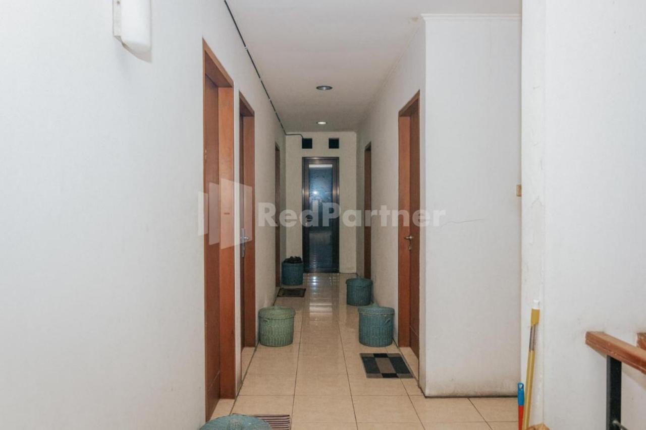 De Lugano Scbd Syariah Mitra Reddoorz Hotel Jakarta Kültér fotó