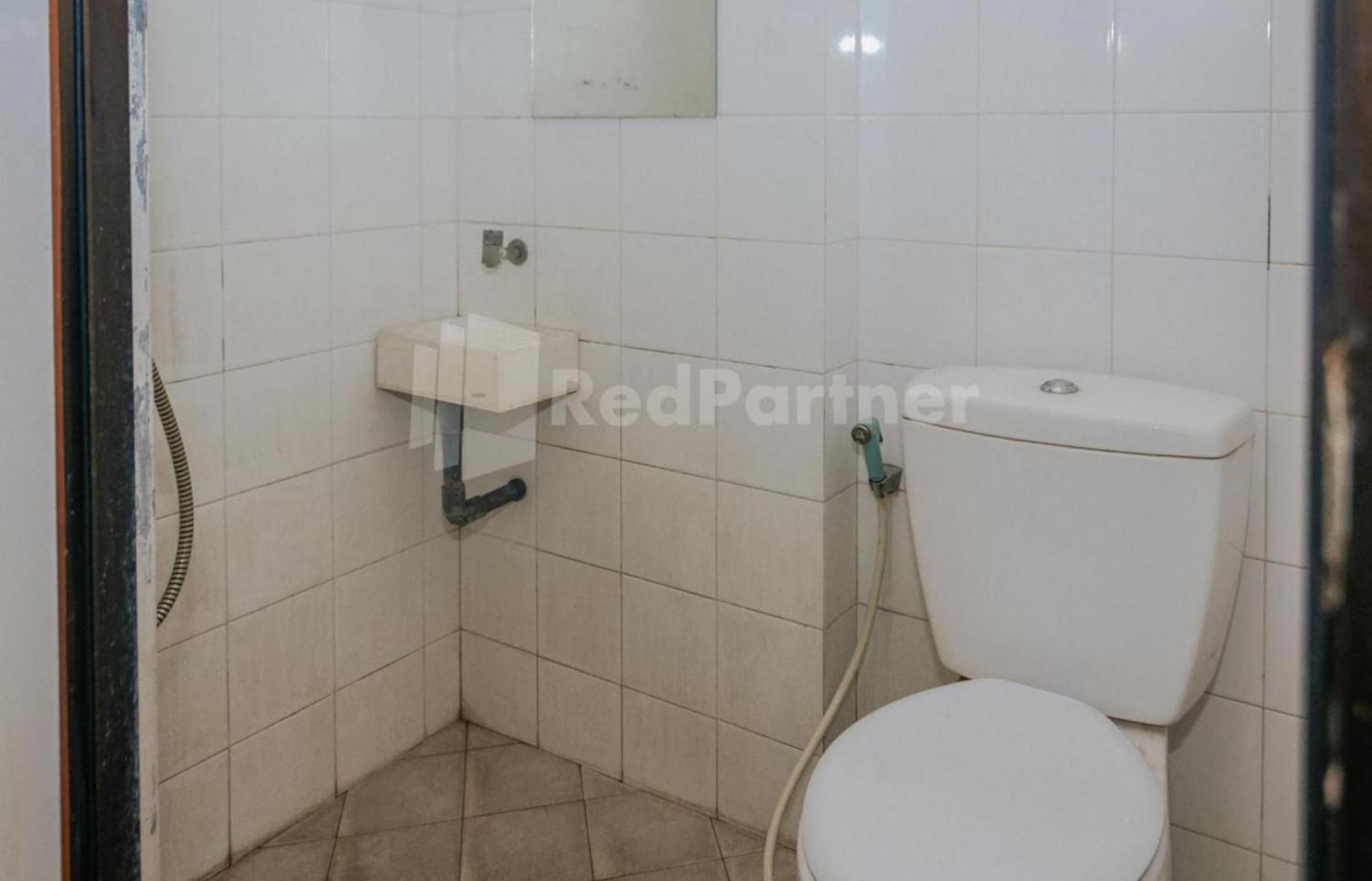 De Lugano Scbd Syariah Mitra Reddoorz Hotel Jakarta Kültér fotó